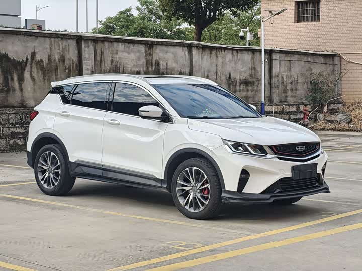 Фото 3 - Geely Coolray