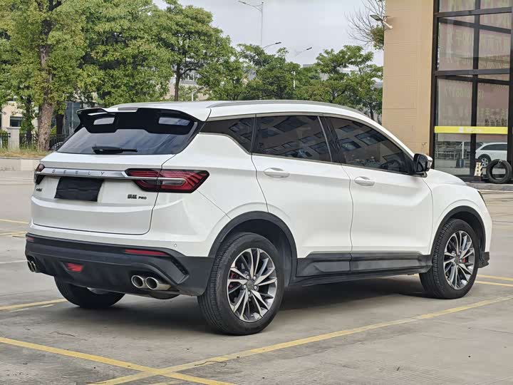 Фото 4 - Geely Coolray