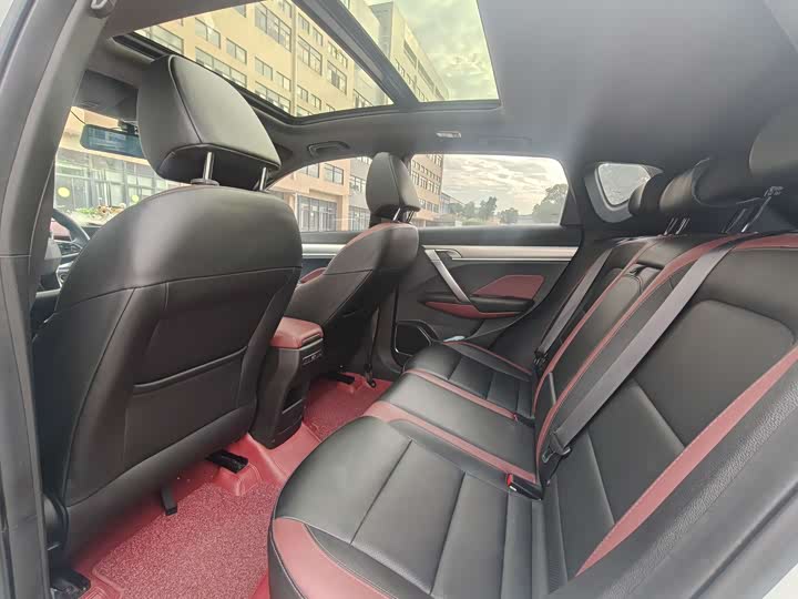 Фото 7 - Geely Coolray