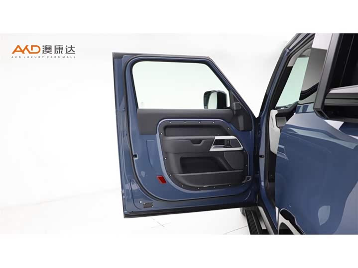 Фото 10 - Land Rover Defender