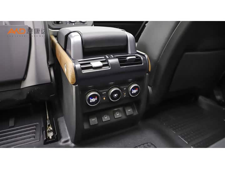 Фото 9 - Land Rover Defender