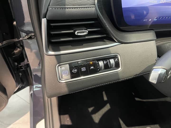 Фото 10 - Buick LaCrosse