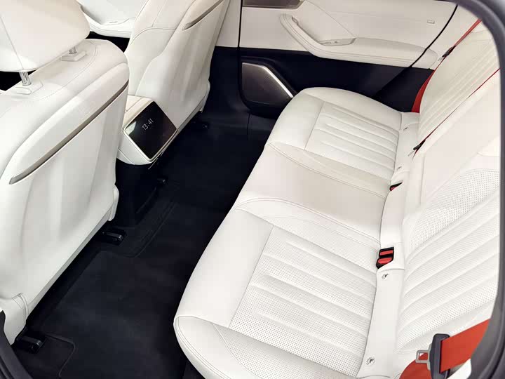 Фото 7 - Nio Onvo L60