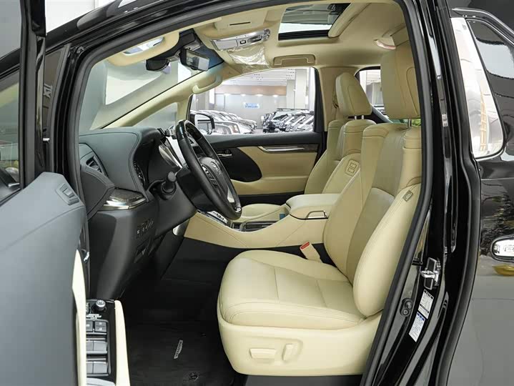 Фото 11 - Toyota Vellfire