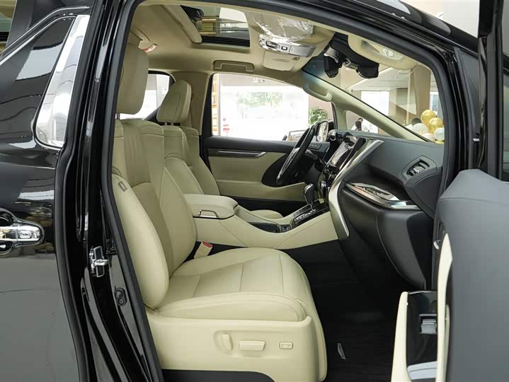 Фото 12 - Toyota Vellfire