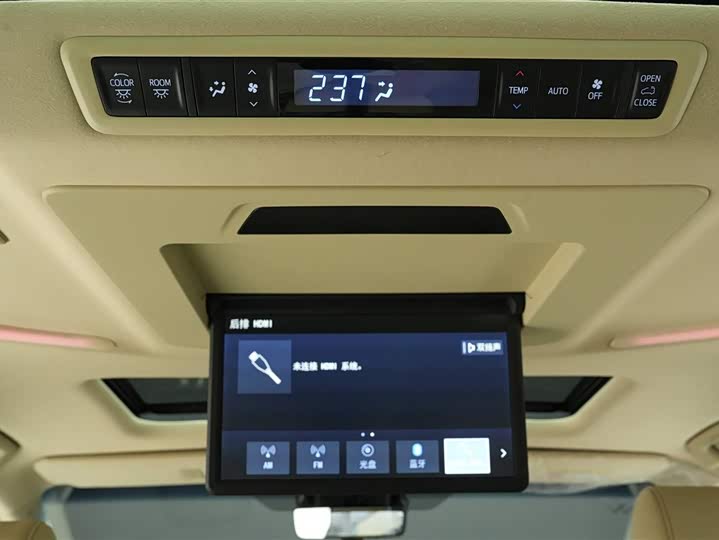 Фото 19 - Toyota Vellfire