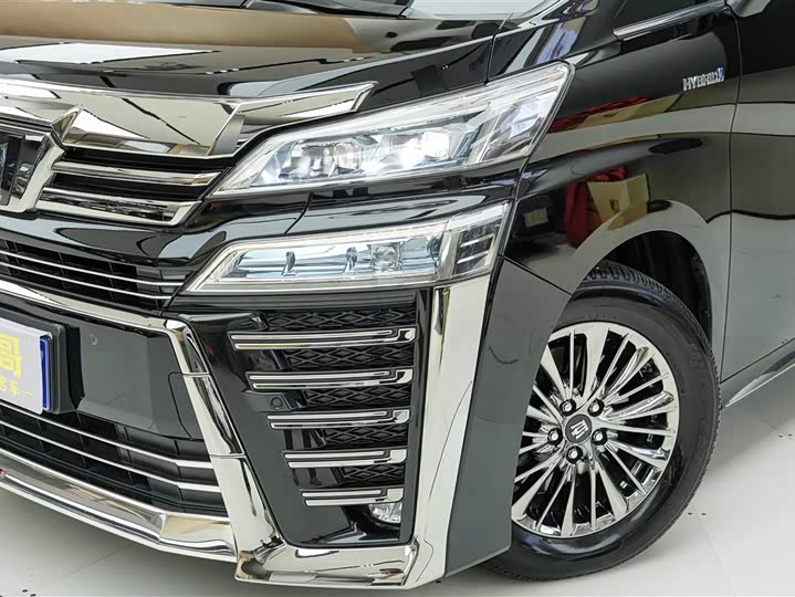 Фото 22 - Toyota Vellfire
