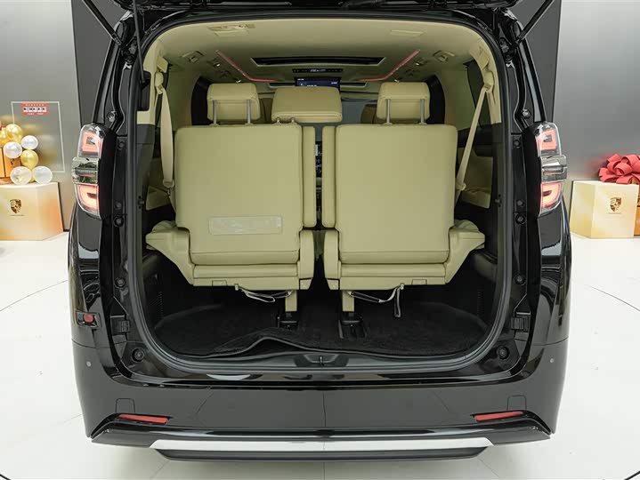 Фото 25 - Toyota Vellfire