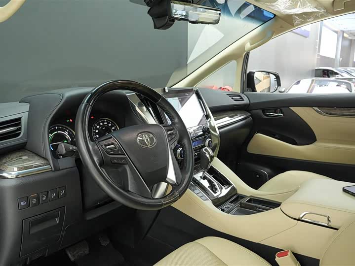 Фото 7 - Toyota Vellfire