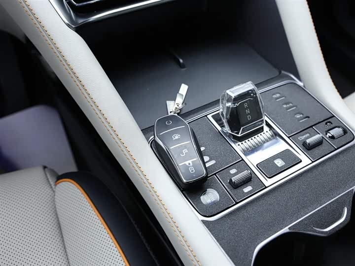 Фото 12 - BYD Song Plus Hybrid/EV