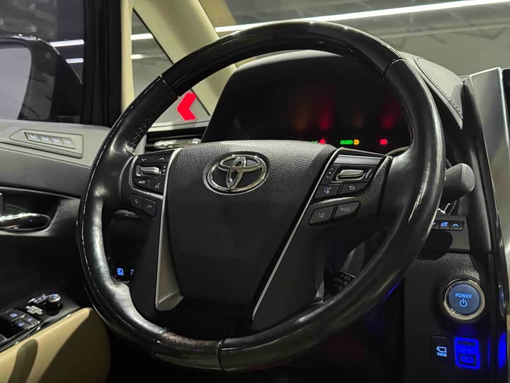 Фото 14 - Toyota Alphard