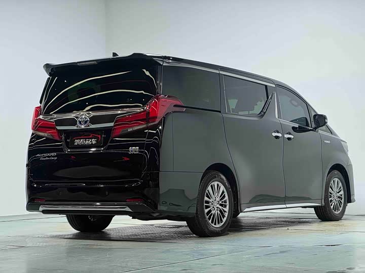 Фото 5 - Toyota Alphard