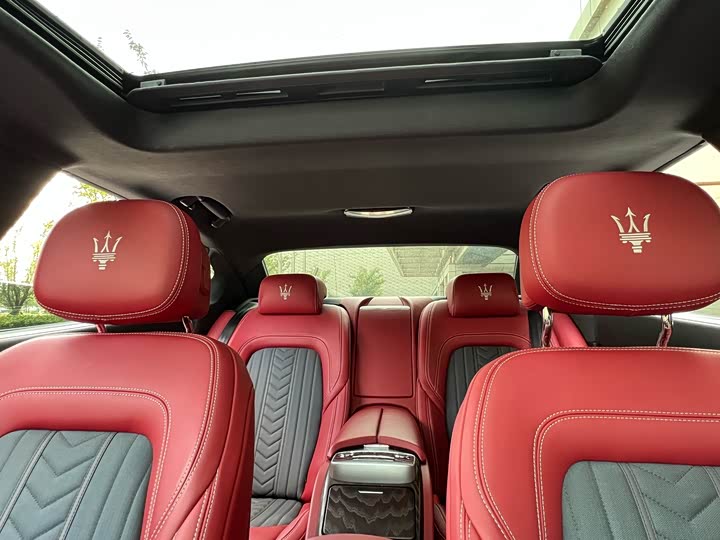 Фото 5 - Maserati Quattroporte