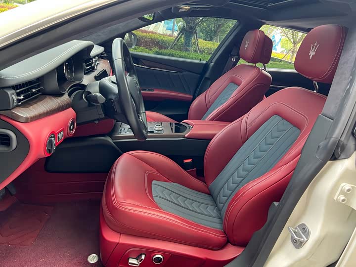 Фото 6 - Maserati Quattroporte