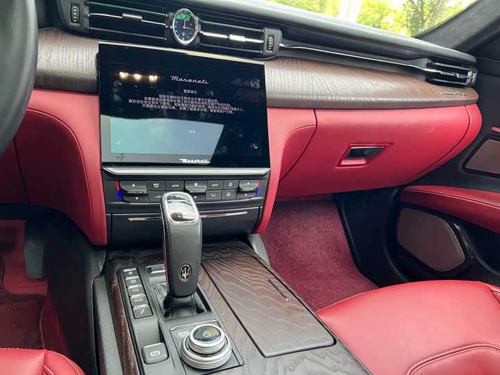 Фото 7 - Maserati Quattroporte