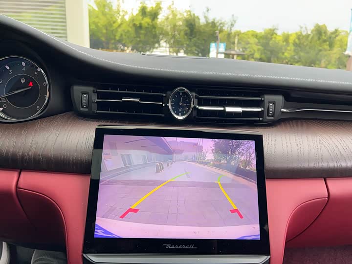 Фото 9 - Maserati Quattroporte