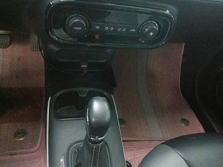 Фото 16 - Roewe Clever