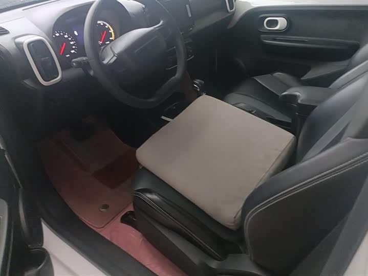 Фото 9 - Roewe Clever