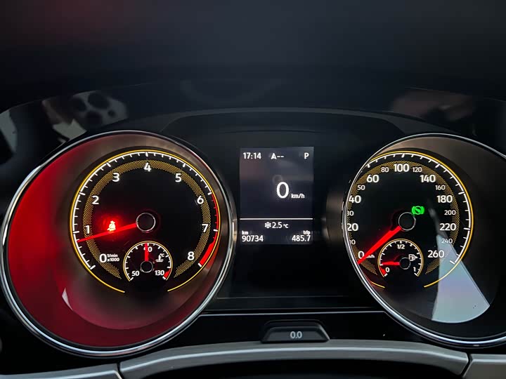 Фото 24 - Volkswagen Touran L