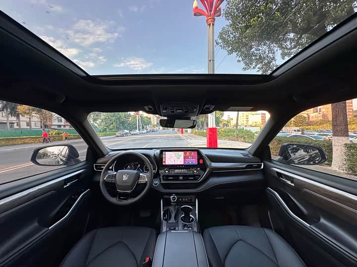 Фото 16 - Toyota Crown Kluger