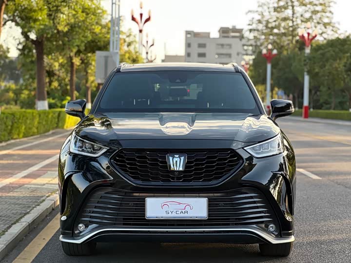 Фото 2 - Toyota Crown Kluger