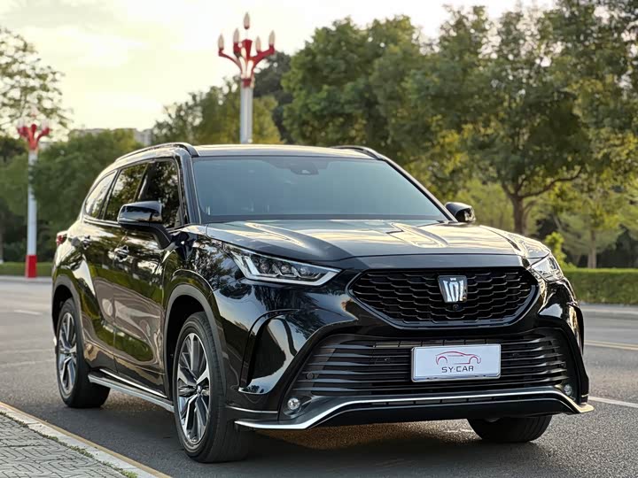 Фото 3 - Toyota Crown Kluger