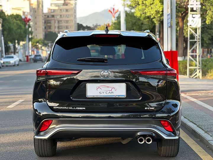 Фото 4 - Toyota Crown Kluger