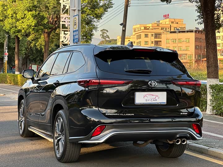 Фото 6 - Toyota Crown Kluger