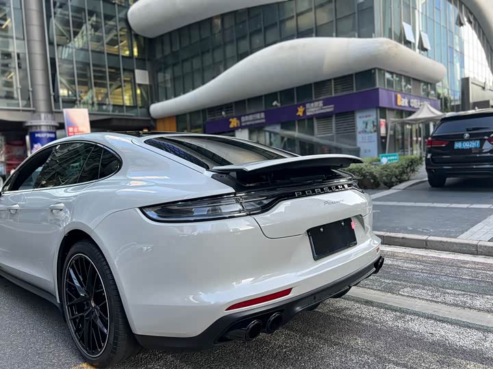 Фото 16 - Porsche Panamera