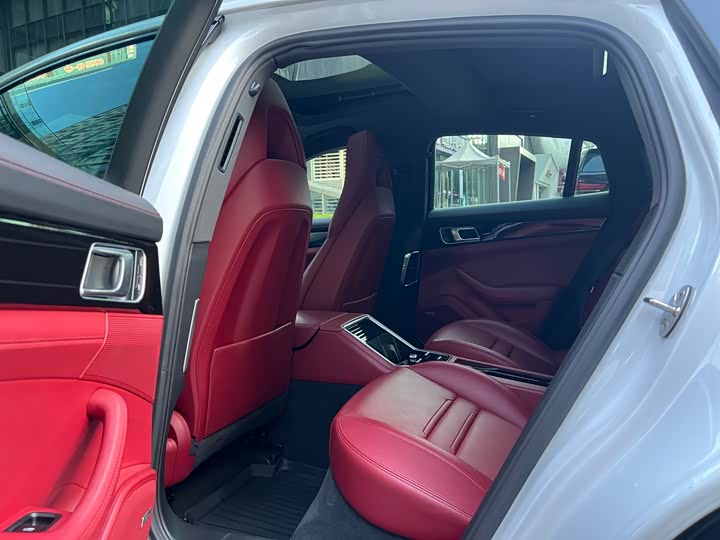 Фото 7 - Porsche Panamera