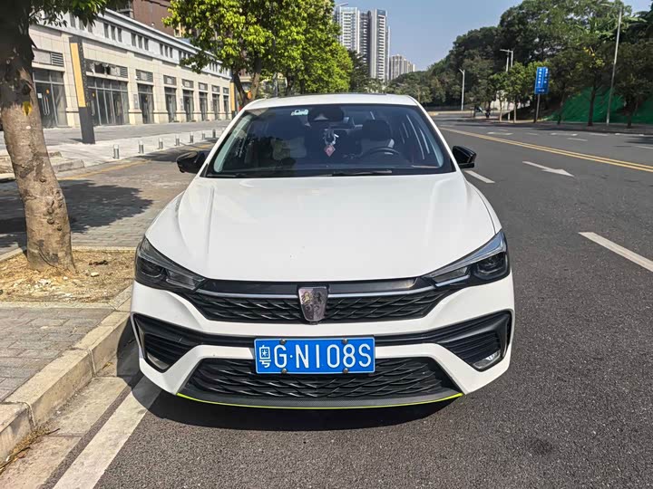 Фото 1 - Roewe i5
