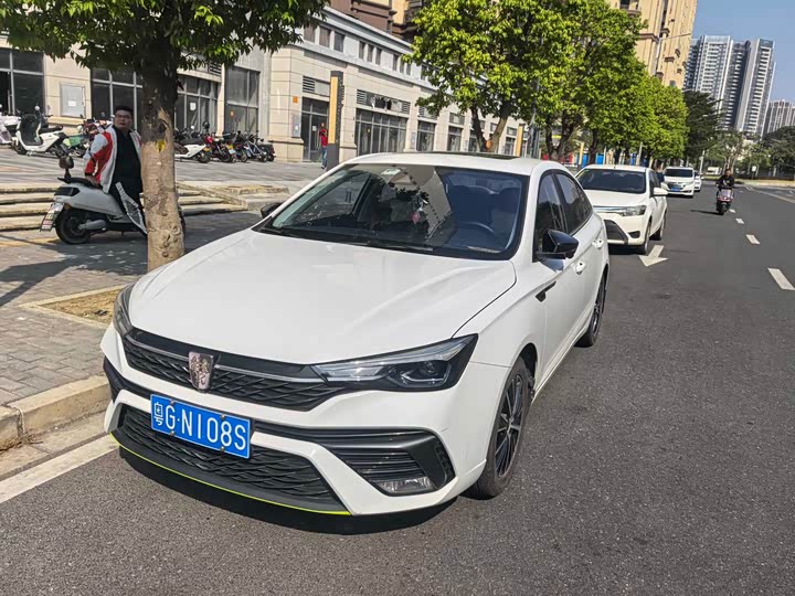 Фото 2 - Roewe i5