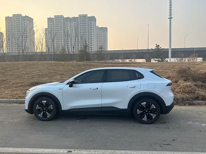 Фото 13 - Changan Deepal S05