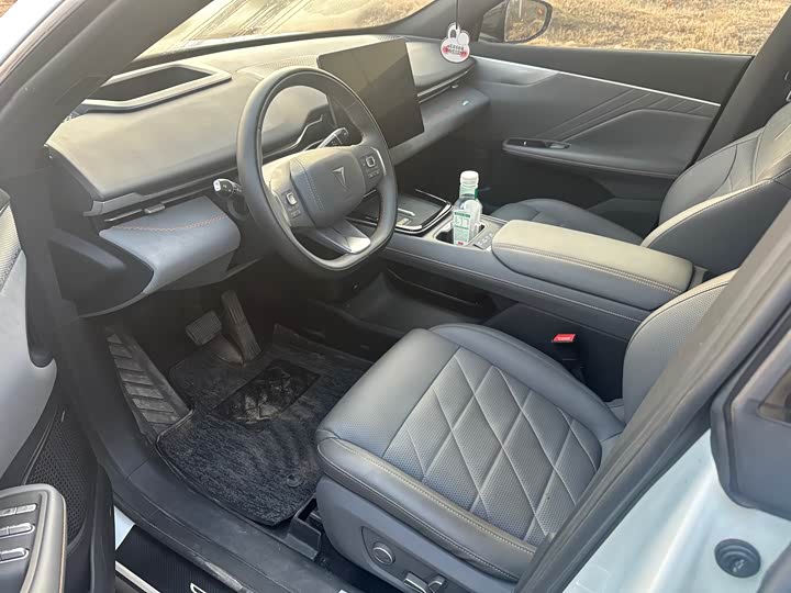 Фото 4 - Changan Deepal S05