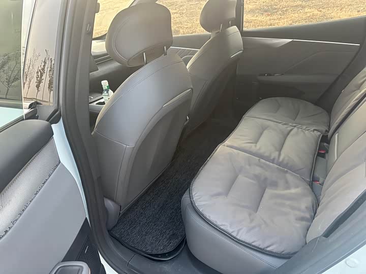 Фото 9 - Changan Deepal S05