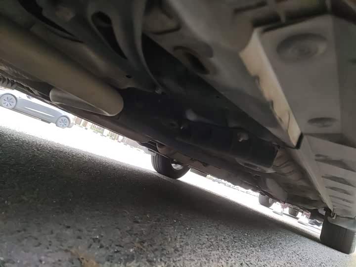 Фото 17 - Toyota Yaris L Hatchback