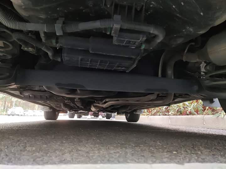 Фото 25 - Toyota Yaris L Hatchback