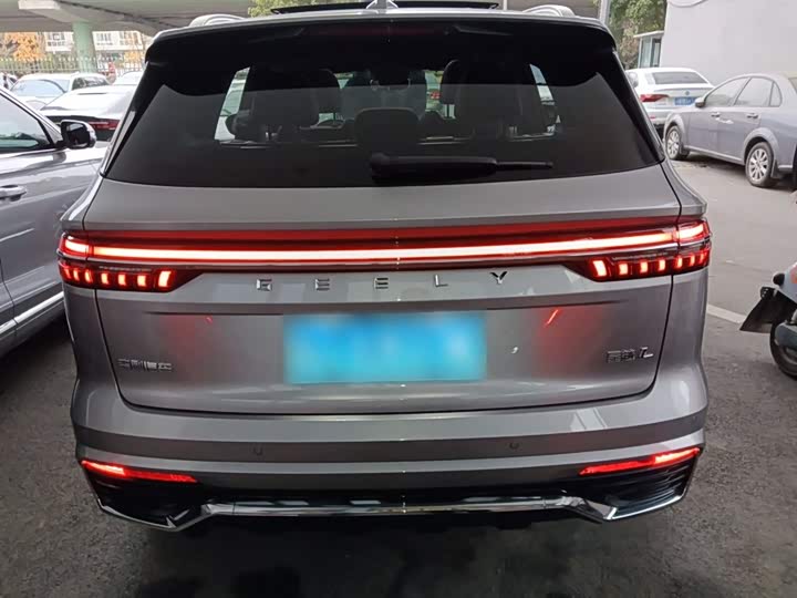 Фото 6 - Geely Monjaro