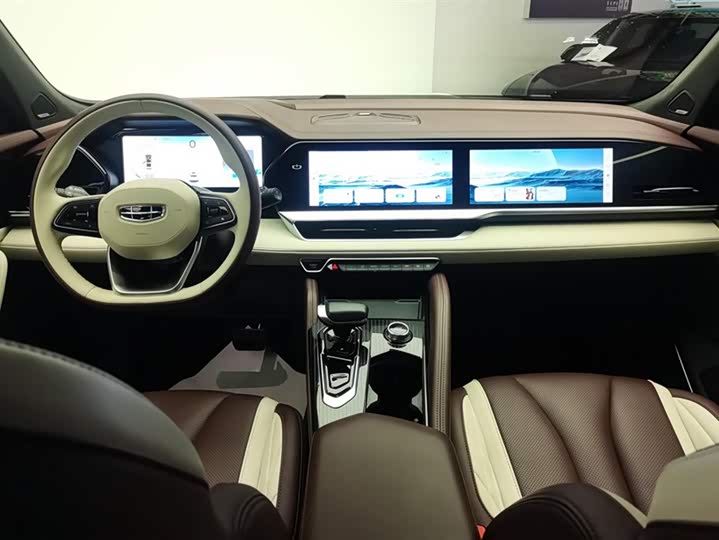 Фото 12 - Geely Monjaro