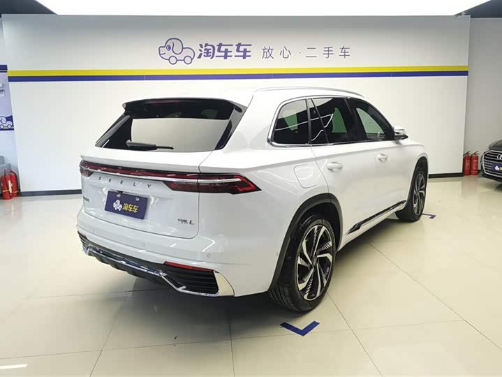 Фото 3 - Geely Monjaro