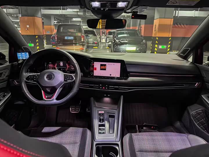 Фото 5 - Volkswagen Golf GTI