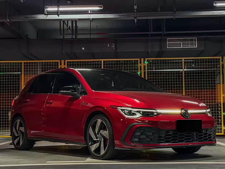 Фото 7 - Volkswagen Golf GTI