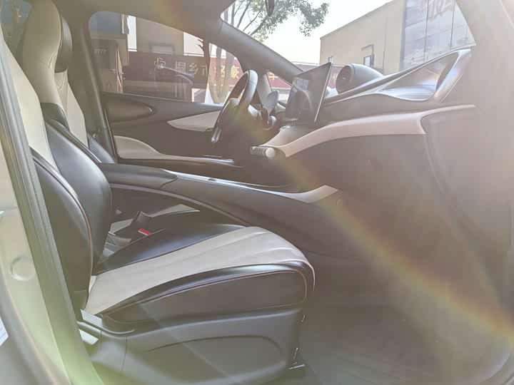 Фото 6 - BYD Dolphin