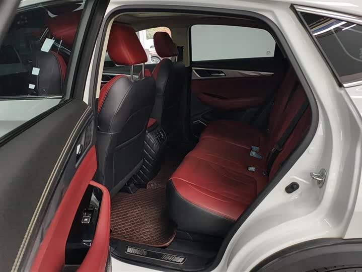 Фото 11 - Changan CS85 Coupe