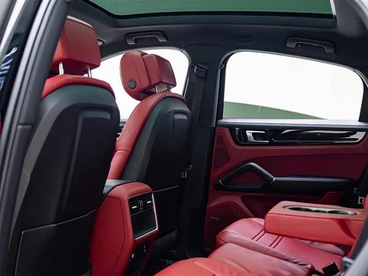 Фото 11 - Porsche Cayenne