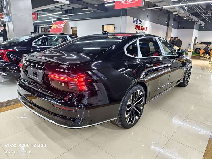 Фото 5 - Volvo S90