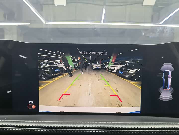 Фото 11 - Lincoln Corsair