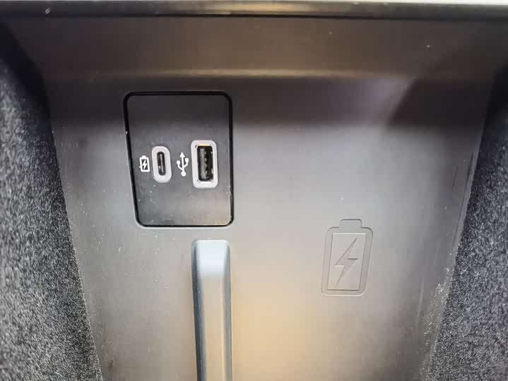 Фото 14 - Lincoln Corsair