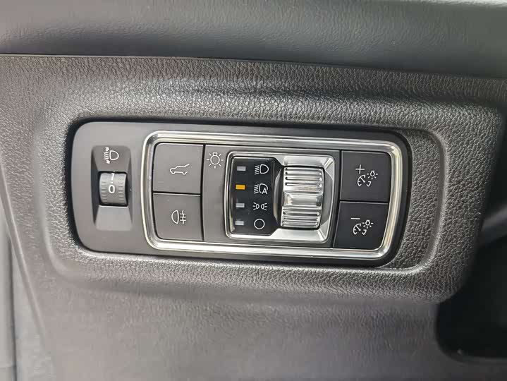 Фото 15 - Lincoln Corsair