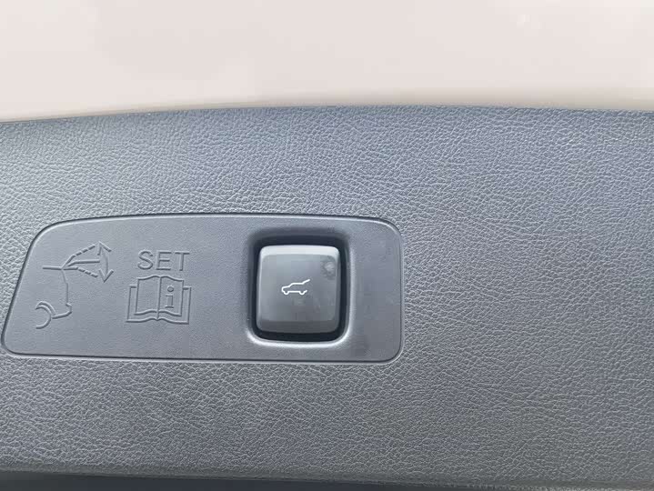 Фото 17 - Lincoln Corsair